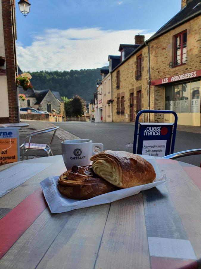 Saint-Léonard-des-Bois Le Bon Laboureur酒店 外观 照片